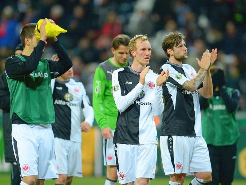 Frankfurt musste sich trotz guter Leistung in einem ausgeglichen Spiel zweier Fußball-Bundesligisten spät mit 0:1 (0:0) geschlagen geben