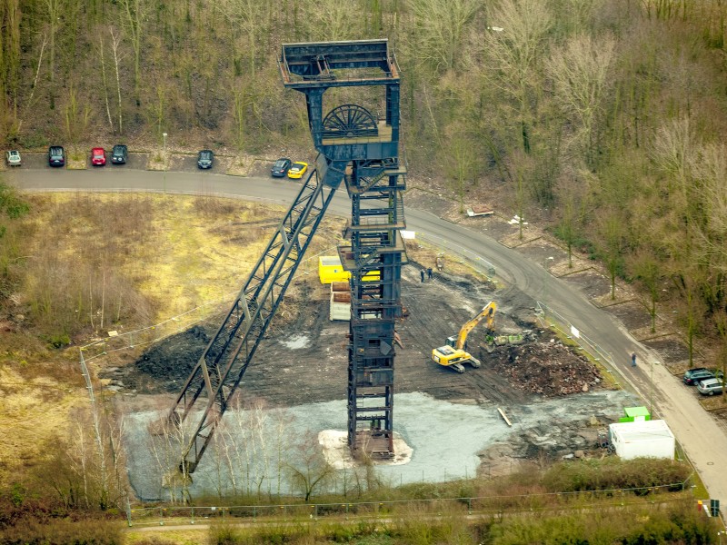 Zechengerüst mit Betonplatte, Wattenscheid,  Bochum, Ruhrgebiet, Nordrhein-Westfalen, Deutschland