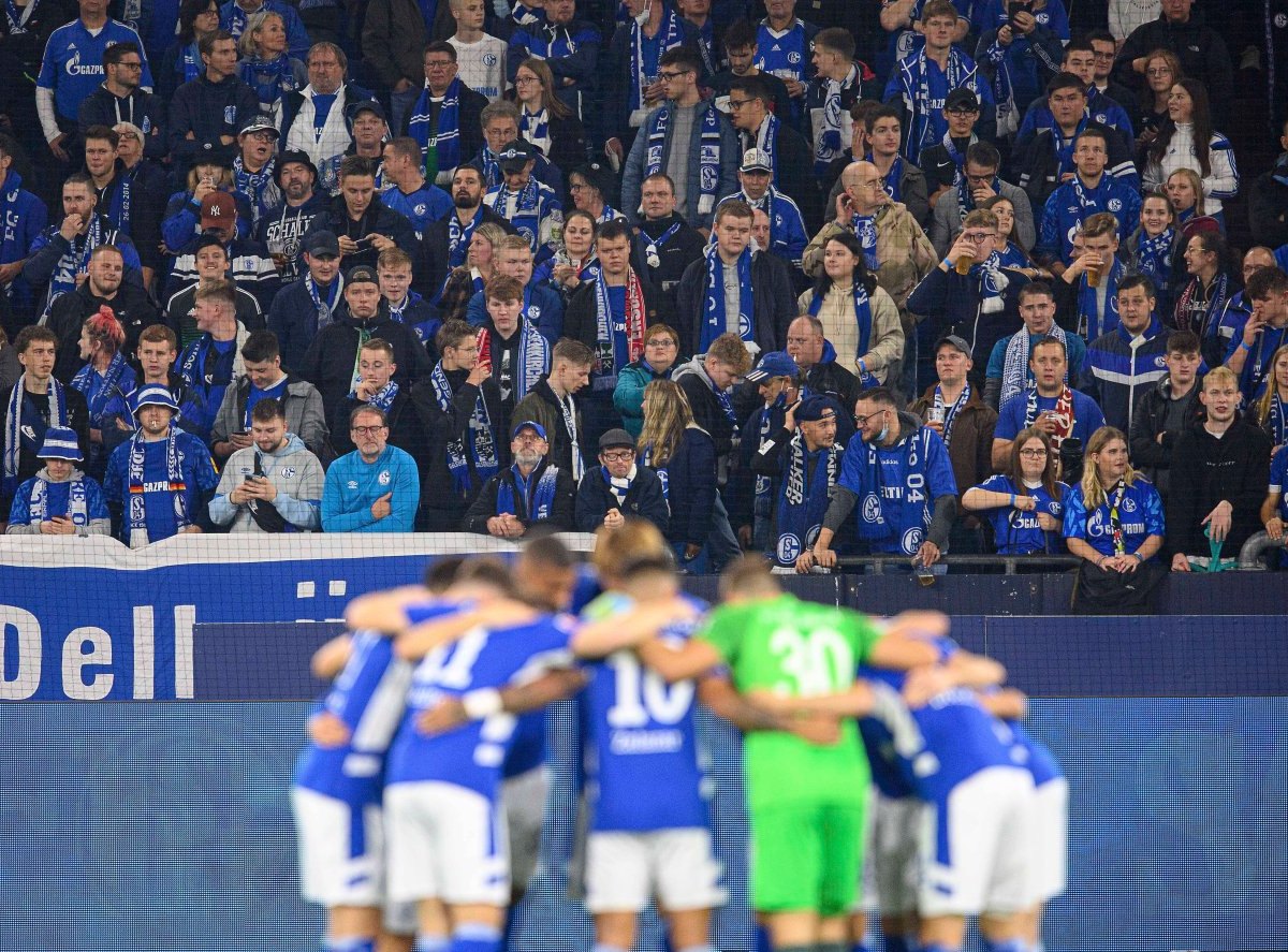 schalke-fans.jpg