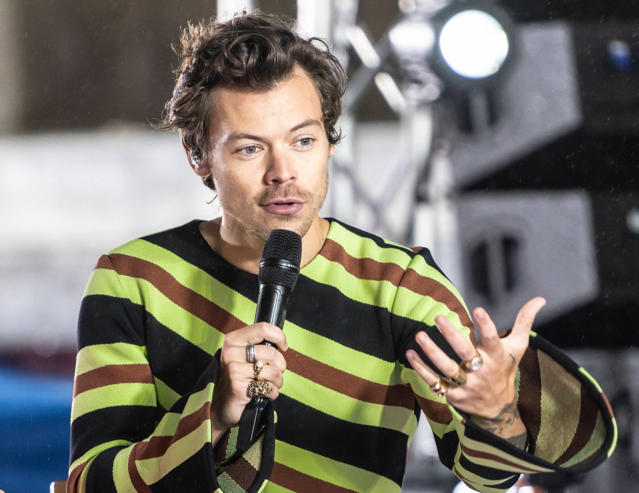 Harry Styles Konzert Köln Als Sänger DAS fragt, ertönen Buhrufe