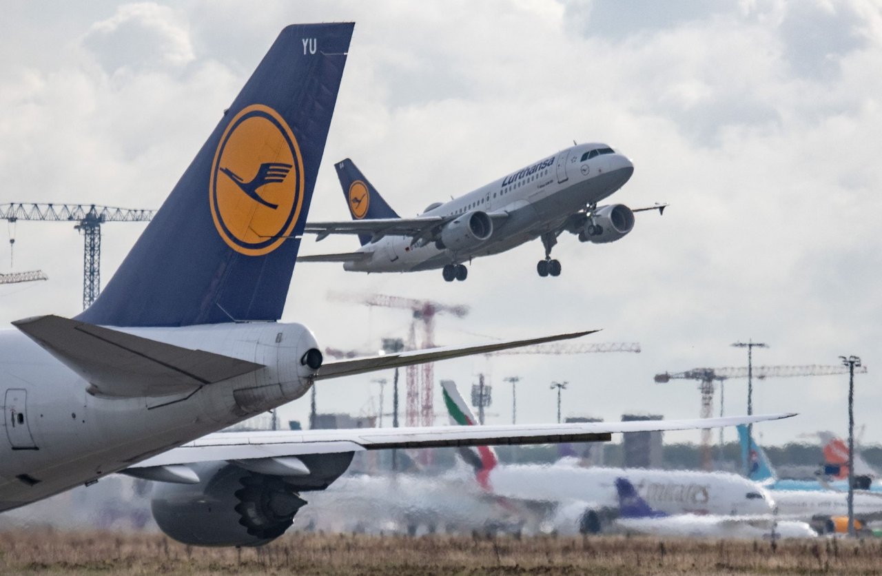 Lufthansa Streicht Weitere 2000 Flüge Bis Ende August - DerWesten.de