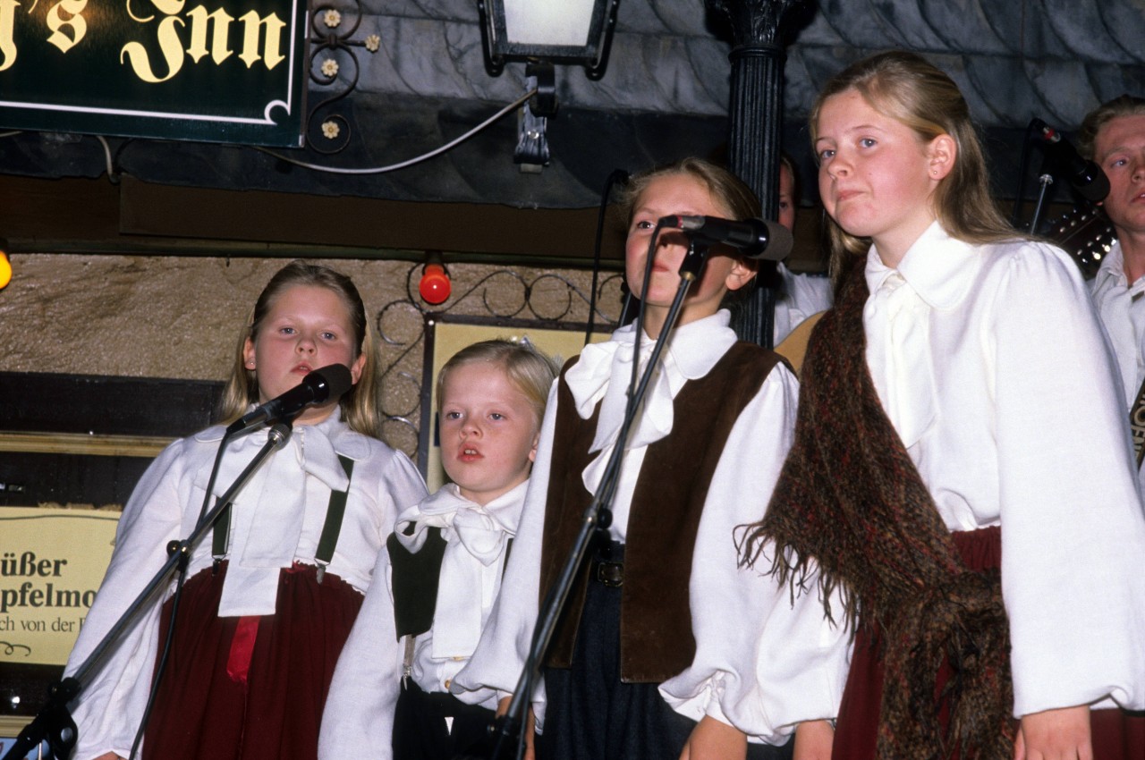 Die „Kelly Family“: Maite, Angelo, Paddy und Barby Kelly (v.l.n.r.) bei einem Auftritt in Frankfurt im Jahr 1989.