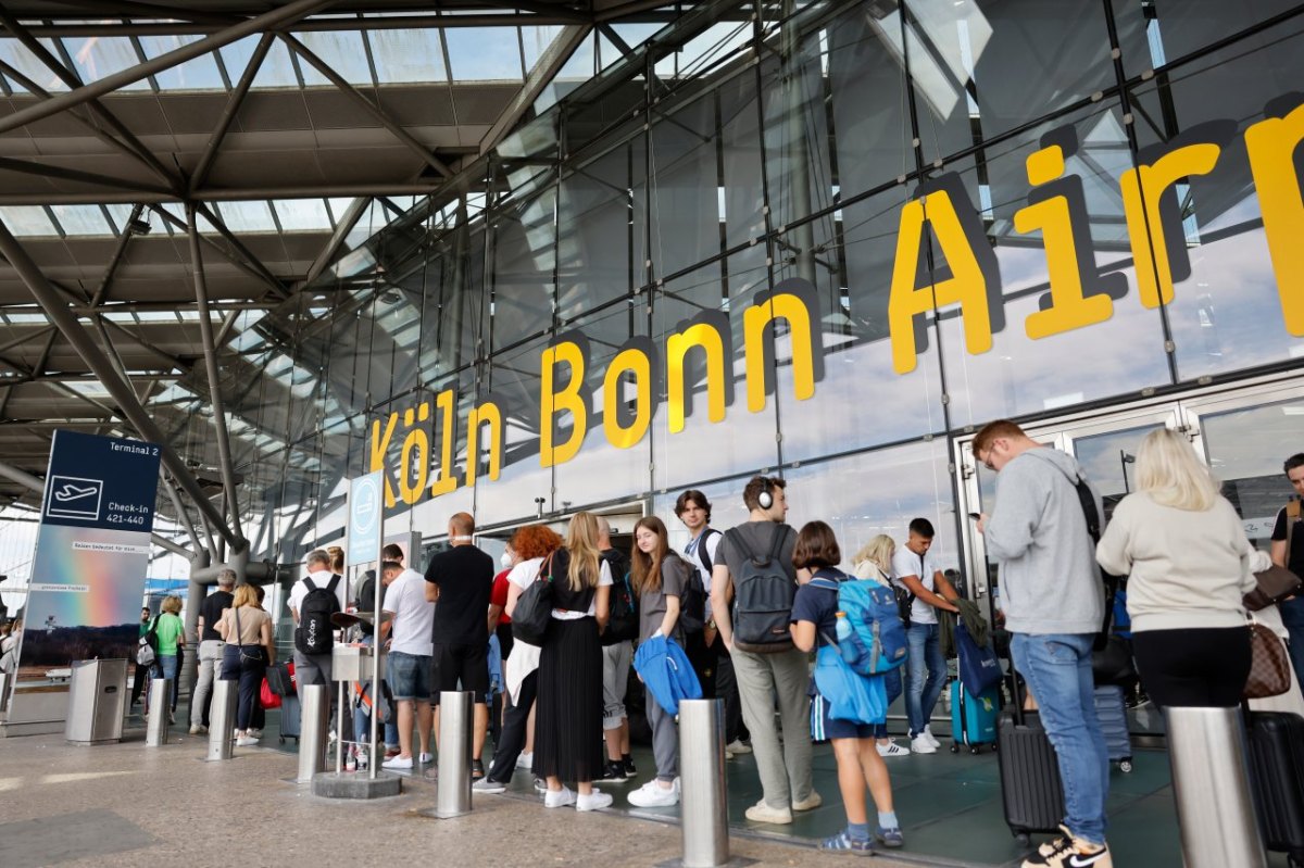 Flughafen_Köln_Bonn.jpg