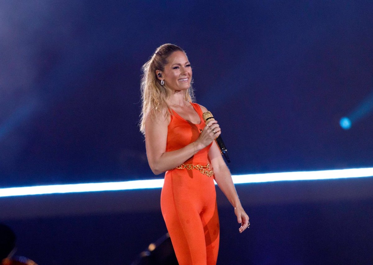 Helene Fischer im Jumpsuit.jpg