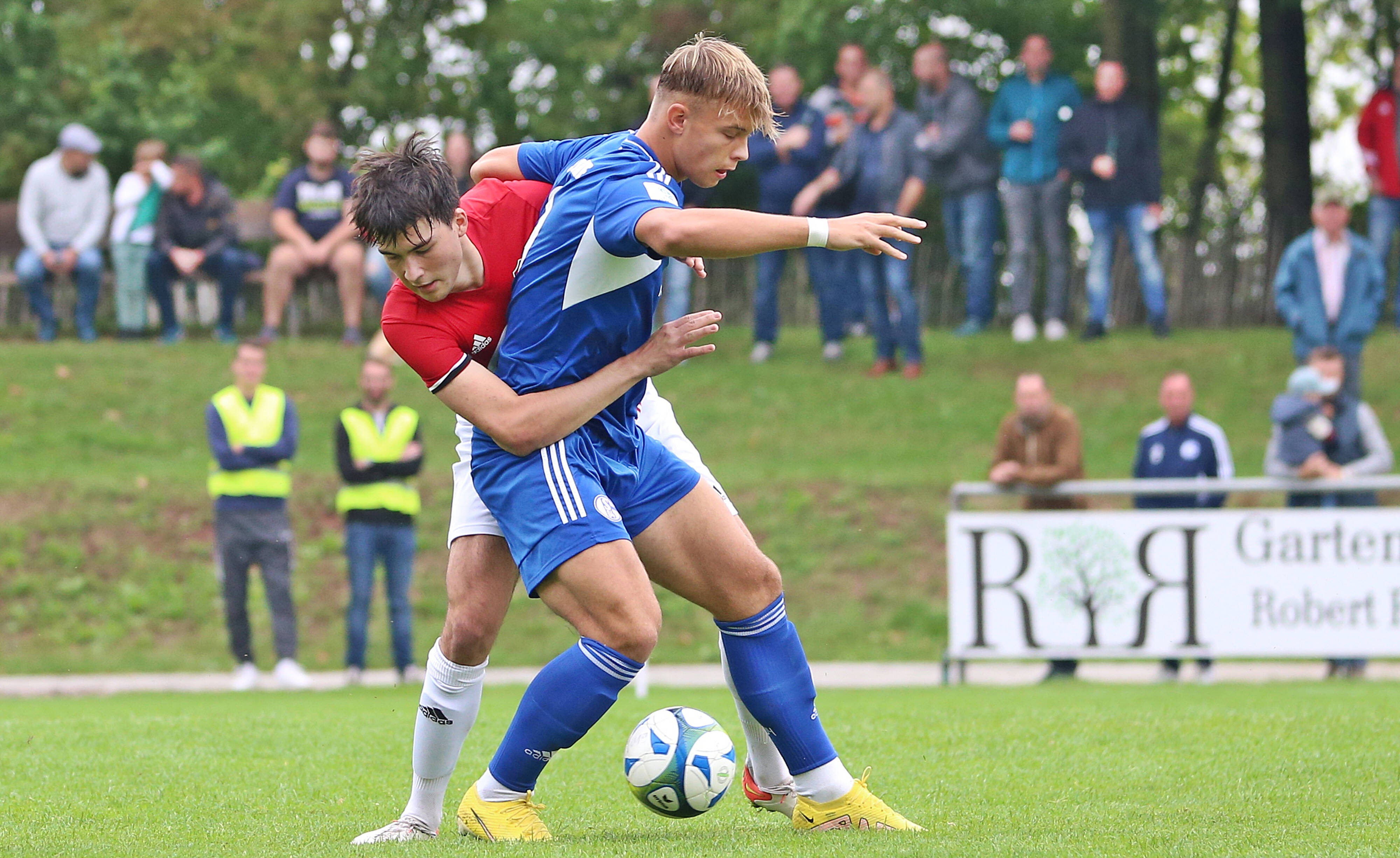 FC Schalke 04: Sturmjuwel Sorgt Für Mega-Wirbel!- DerWesten.de