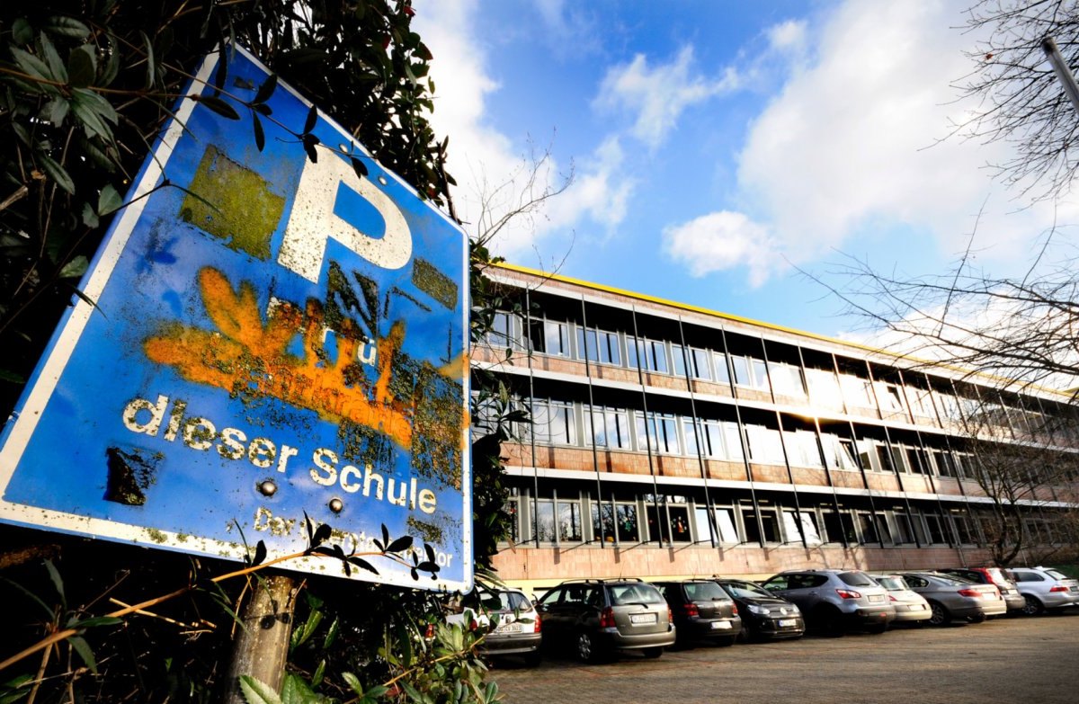 Parkplätze Schule Duisburg.jpg