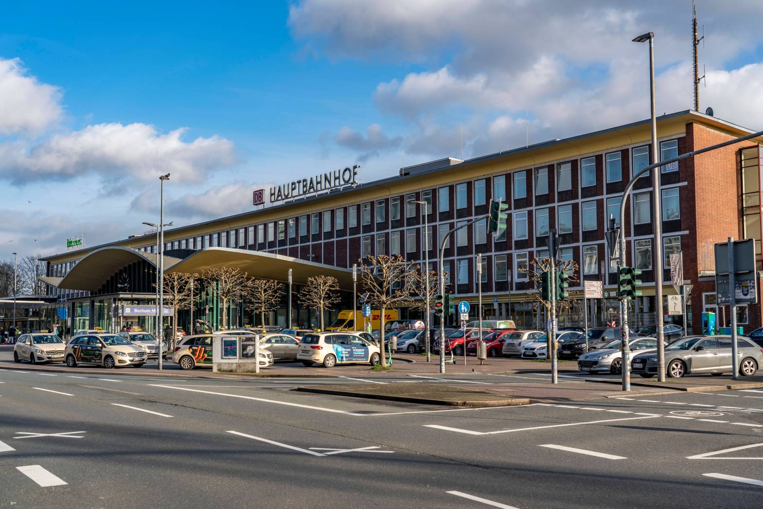 Bochum Hauptbahnhof: Neue Anzeigetafeln – sie haben einen traurigen Hintergrund