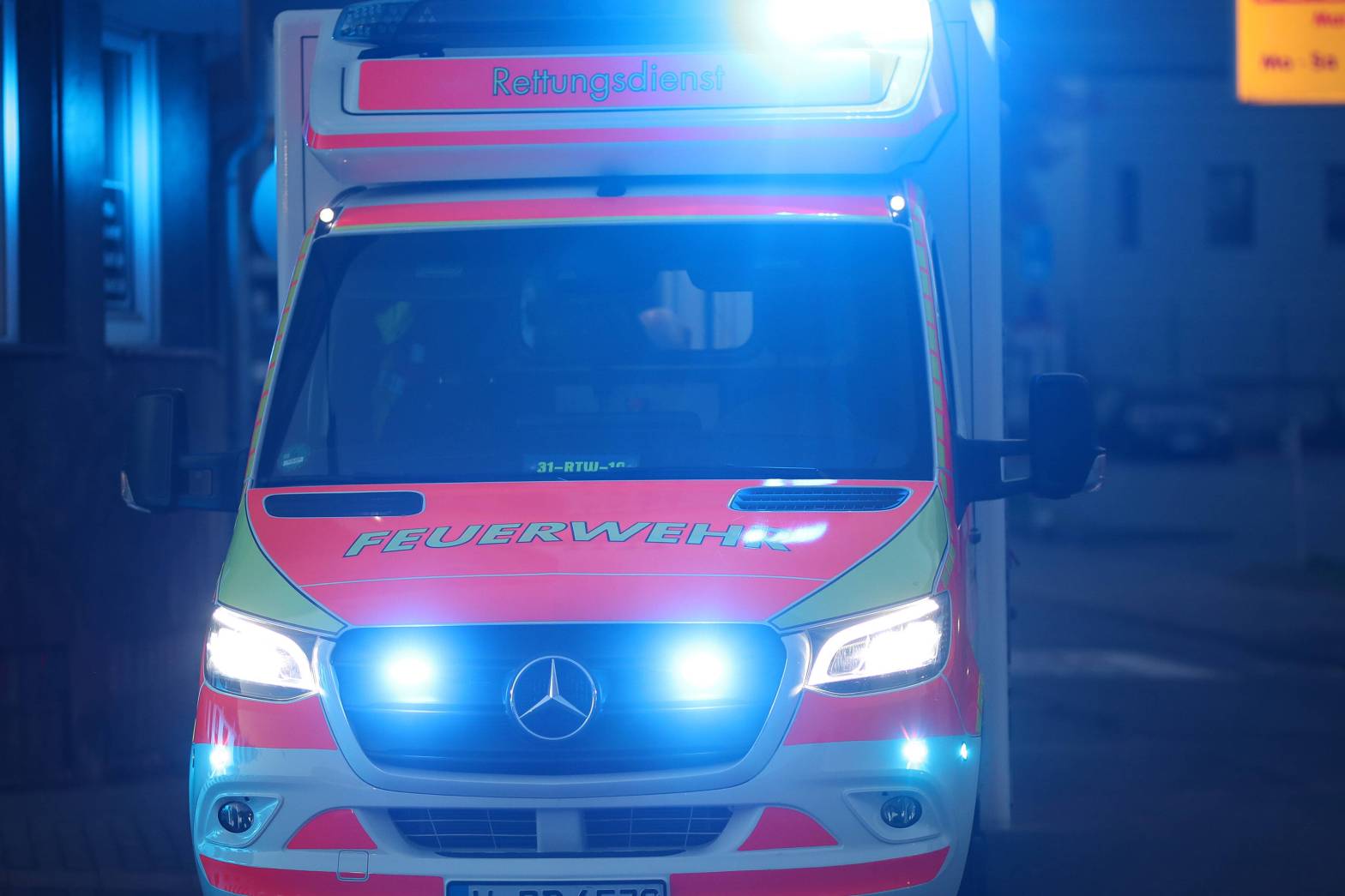 Mülheim: Tödlicher Unfall – Fußgängerin stirbt nach Zusammenprall mit Fahrrad