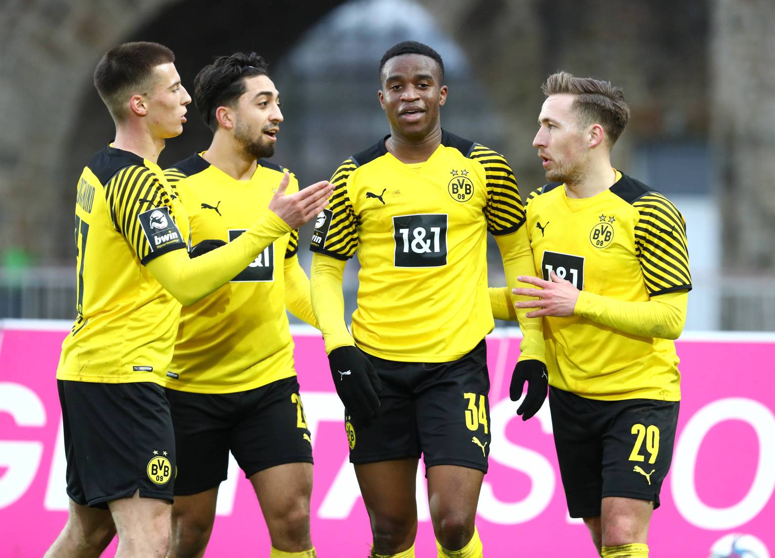 Borussia Dortmund: Abgang im Winter? BVB-Star denkt über Wechsel nach