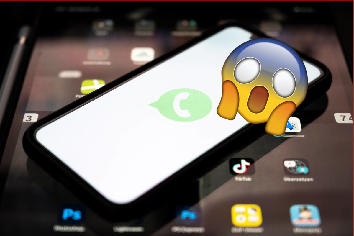 Ein Handy mit einem Whatsapp-Logo