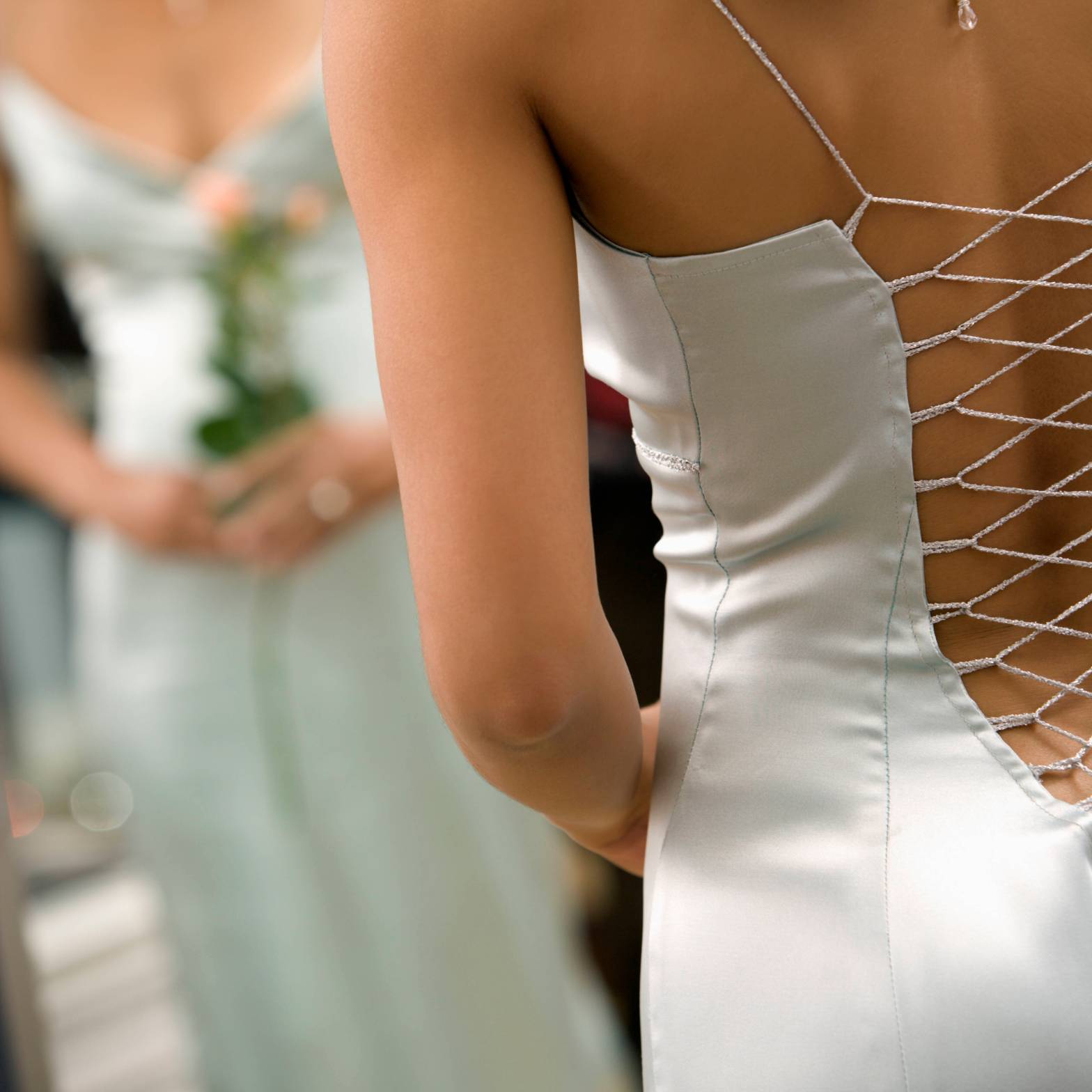 Hochzeit: Frau will in DIESEM Kleid zur Trauung – doch ihr Mann verbietet es