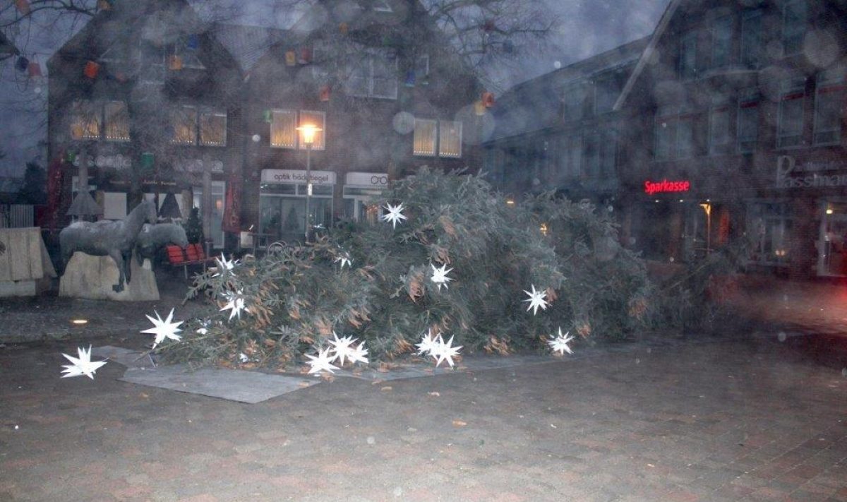 Weihnachtsmarkt in NRW in Halle (Westfalen) zerstört