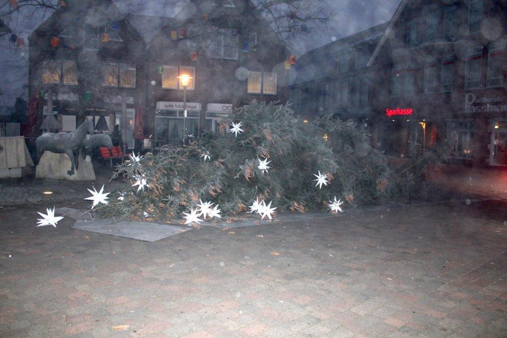 Weihnachtsmarkt in NRW in Halle (Westfalen) zerstört