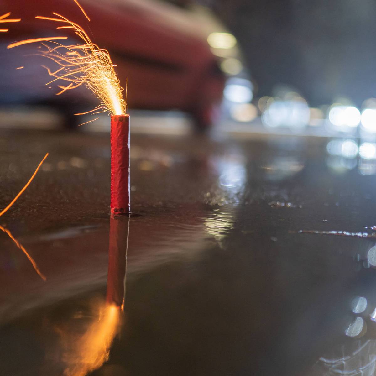 Essen: Chaoten zünden Feuerwerk – und beschädigen fast 20 Autos
