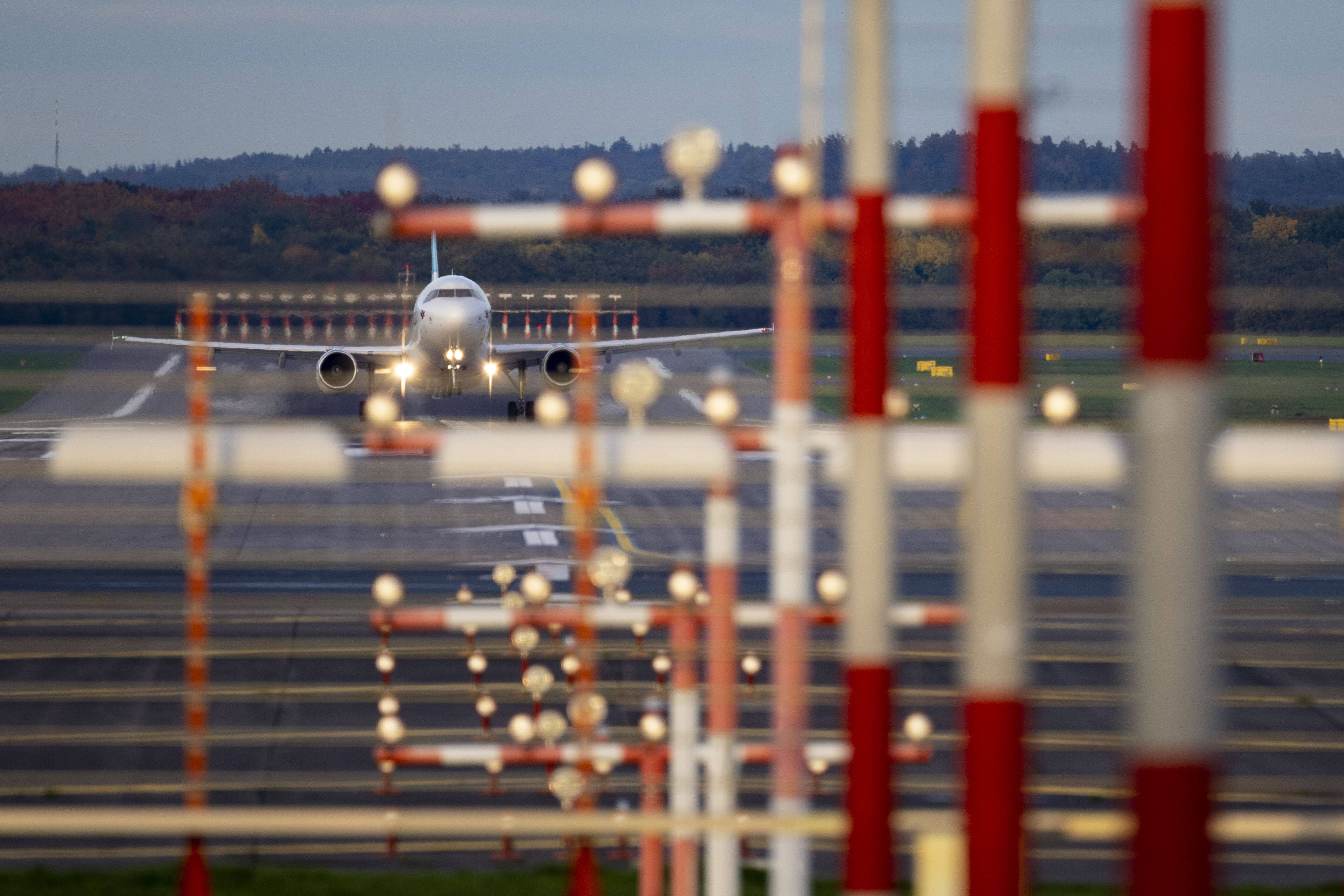 Flughafen Düsseldorf: Sorge Vor Ernstfall – Das Müssen Reisende Wissen ...