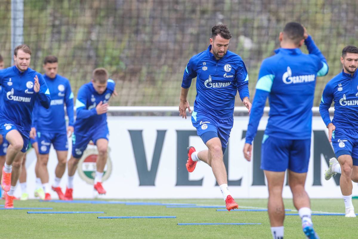 Dries Wouters beim Training des FC Schalke 04,