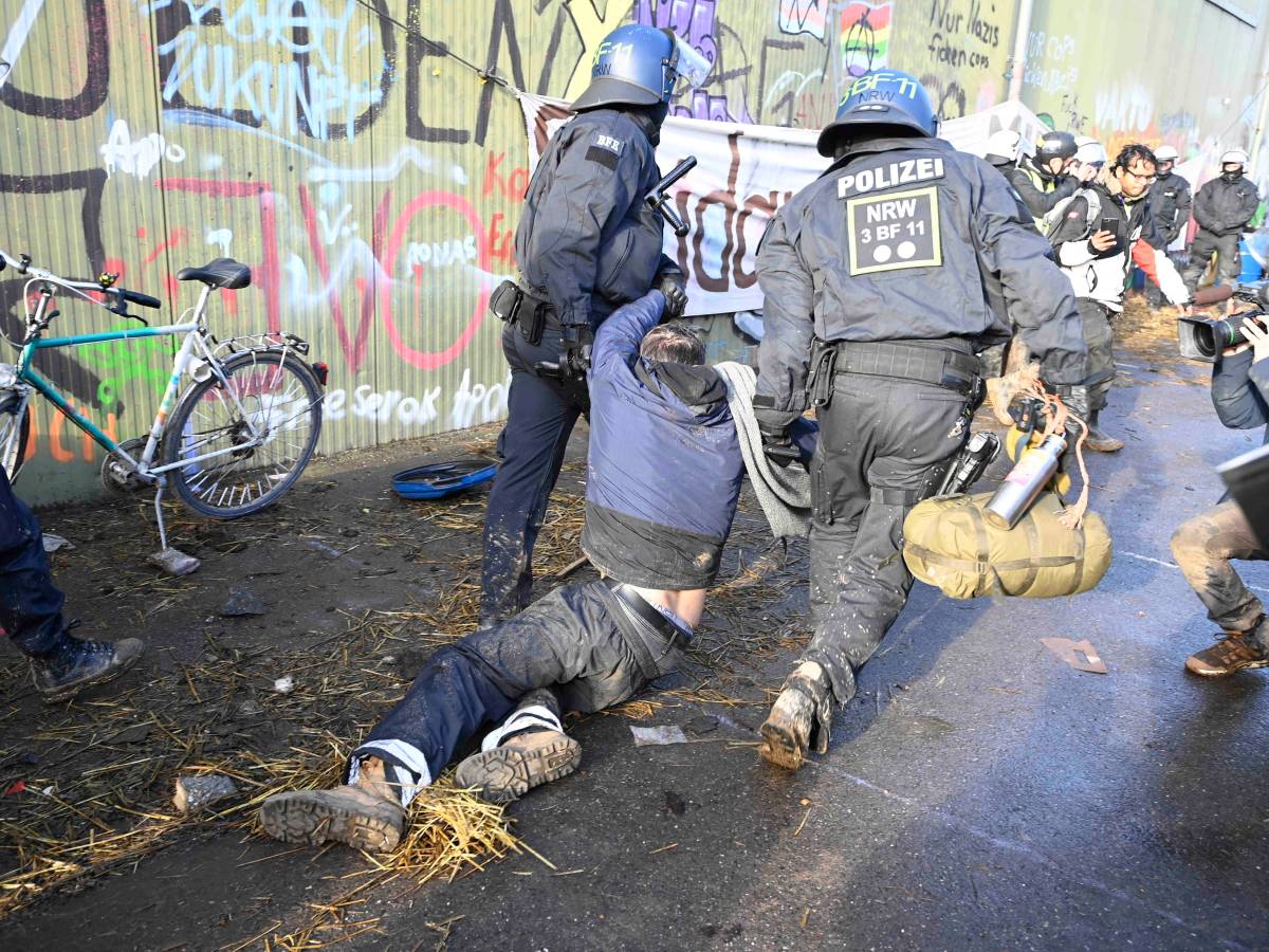 Die Räumung des Dorfes Lützerath in NRW hat begonnen. Die Bundesregierung verteidigt das Vorgehen.