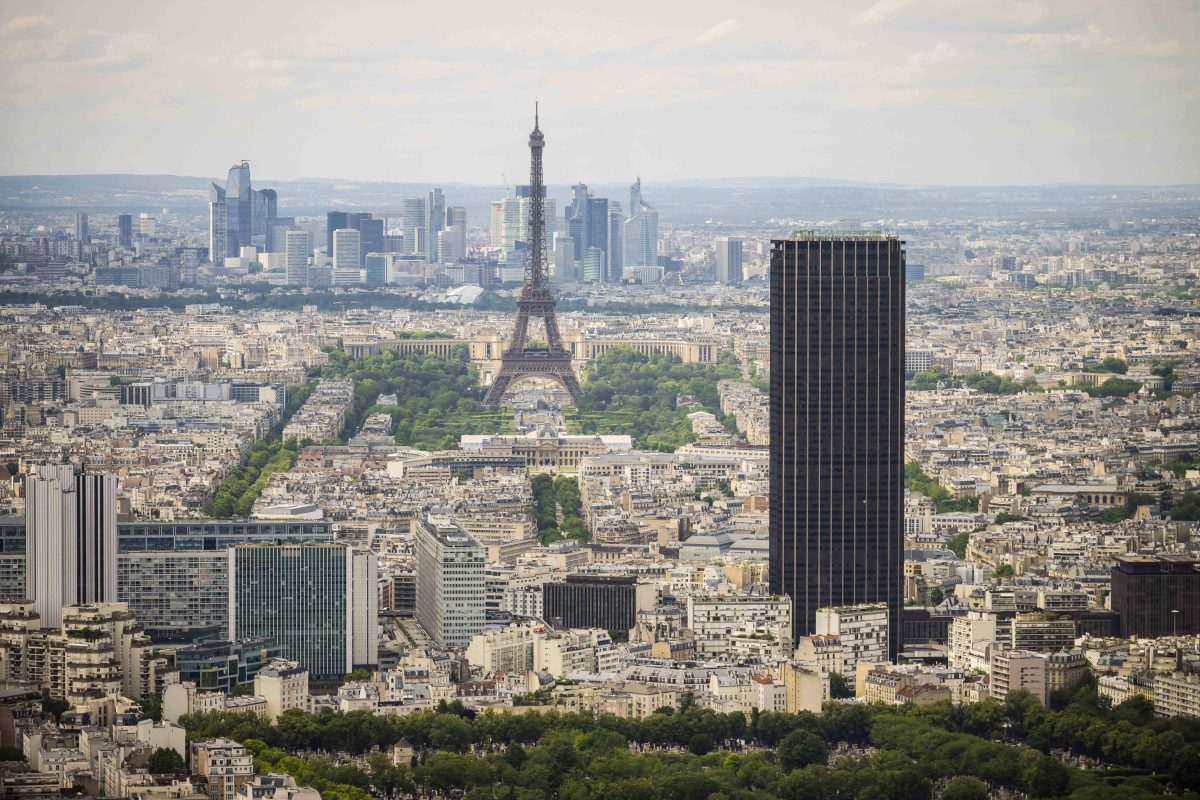 Was ist größer Paris oder Hamburg?