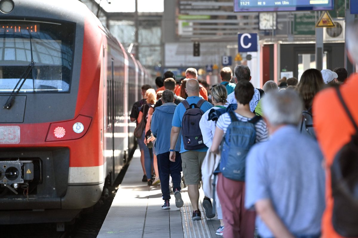 Deutsche Bahn: Streik-Chaos! Reisende Brauchen Schon Jetzt Starke ...