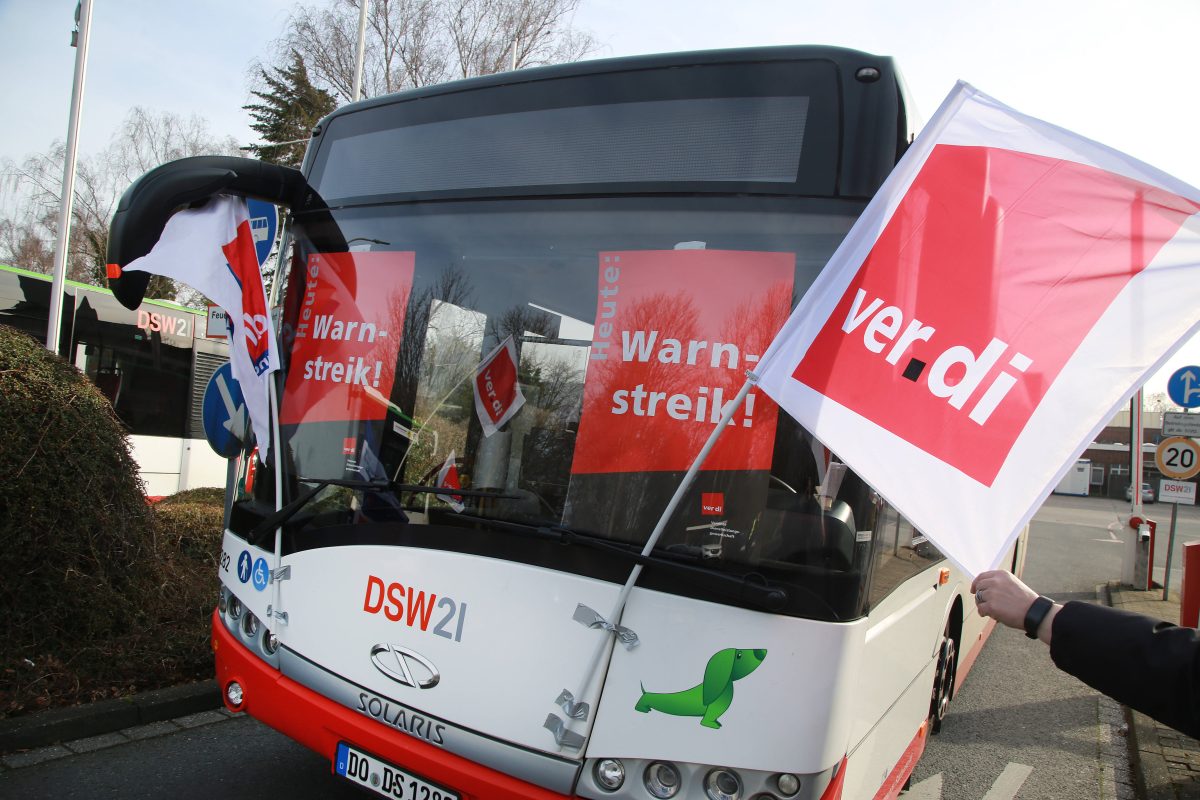 ÖPNV-Streik Im Ruhrgebiet: HIER Stehen Busse Und Bahnen Am Freitag ...