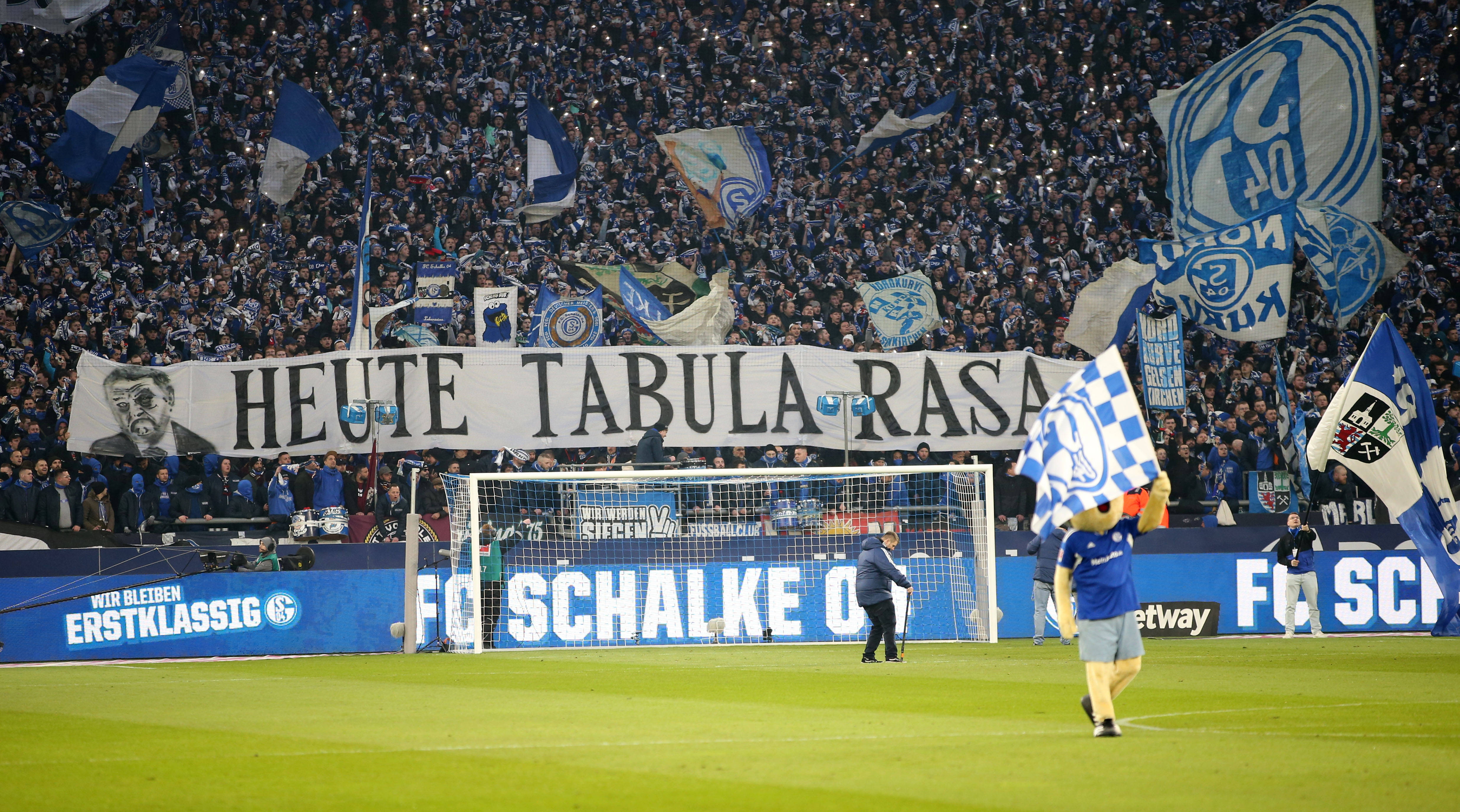 FC Schalke 04: Nach Razzia - Ultras Im Derby Mit Klarer Ansage An ...