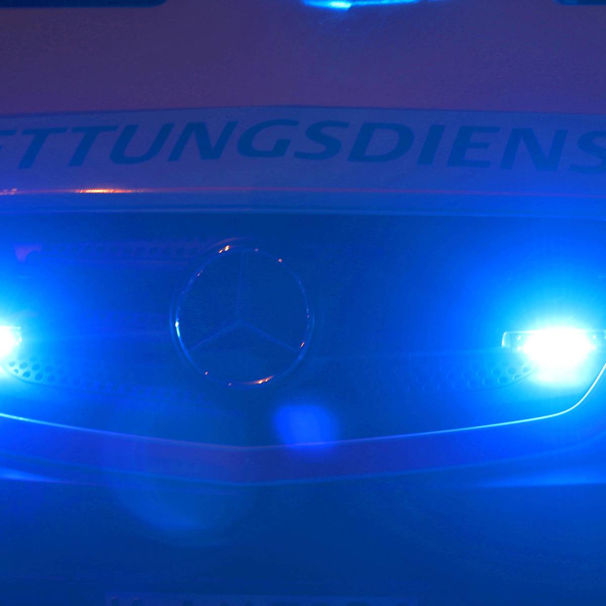 Ruhrgebiet: Tragischer Unfall! Kleinkind (1) stürzt aus fahrendem Auto – schwer verletzt!