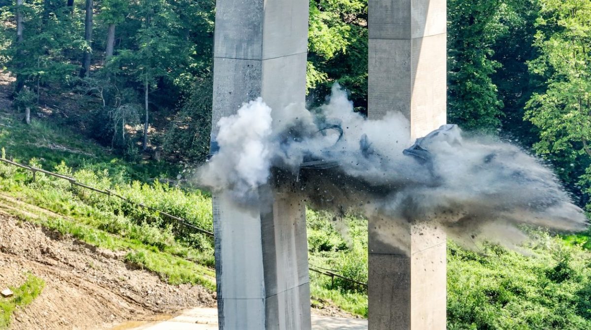 A45 in NRW Talbrücke Sterbecke gesprengt