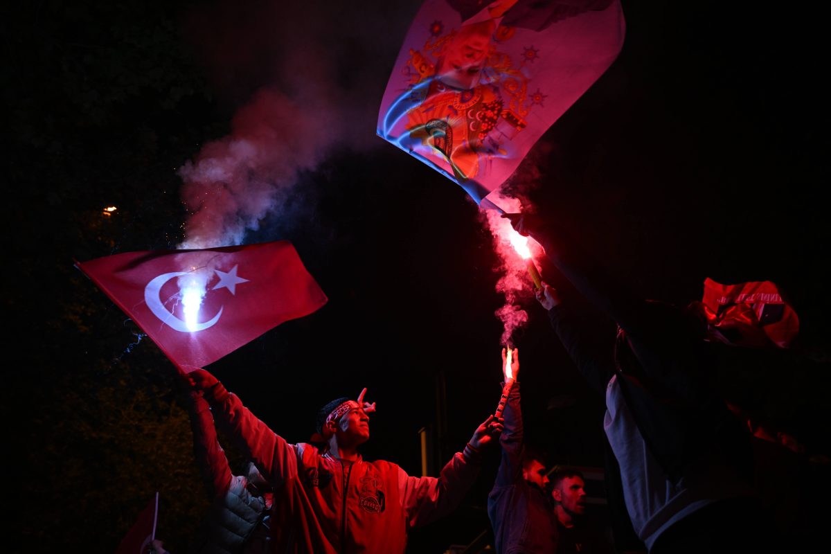 Es sind nur noch wenige Tage bis zur Stichwahl in der Türkei. Ein Imam schwört seine Gemeinde in Istanbul bereits auf einen Bürgerkrieg ein.