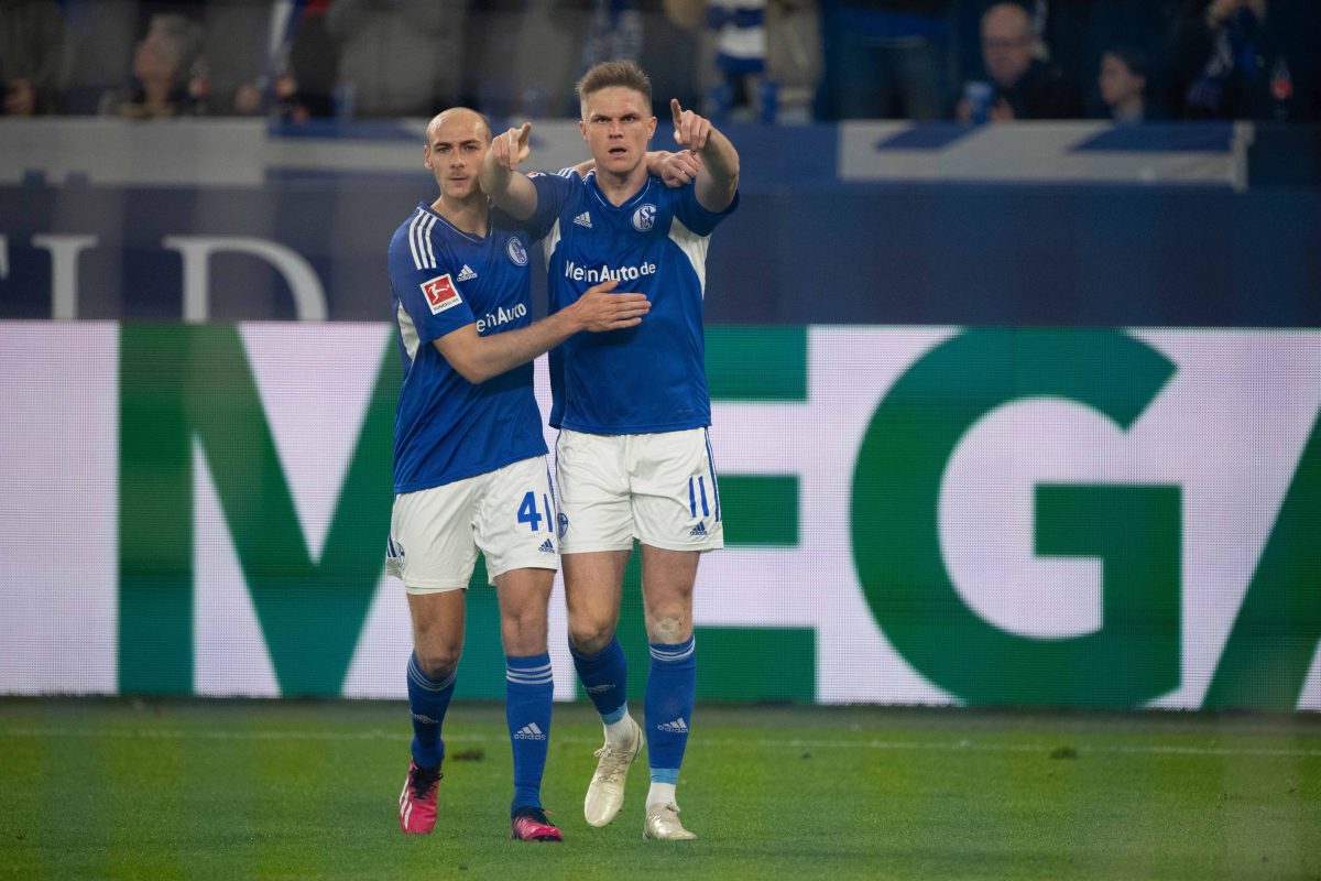 FC Schalke 04: Königsblau Verkündet Paukenschlag - DerWesten.de