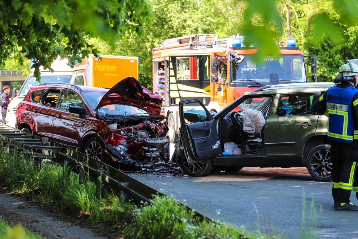 Schwerte: Fürchterlicher Frontal-Zusammenstoß – drei Rettungshubschrauber im Einsatz