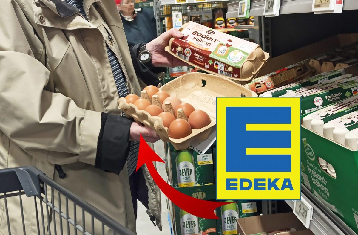 Edeka-Logo, Kunde im Markt hält Eier-Schachtel hoch