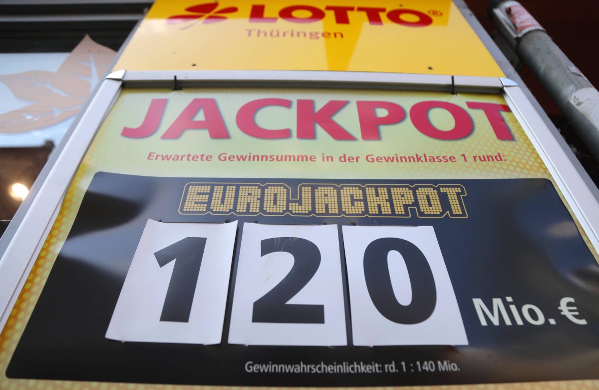 Lotto-Jackpot, 100 Millionen Euro, Frau überrascht