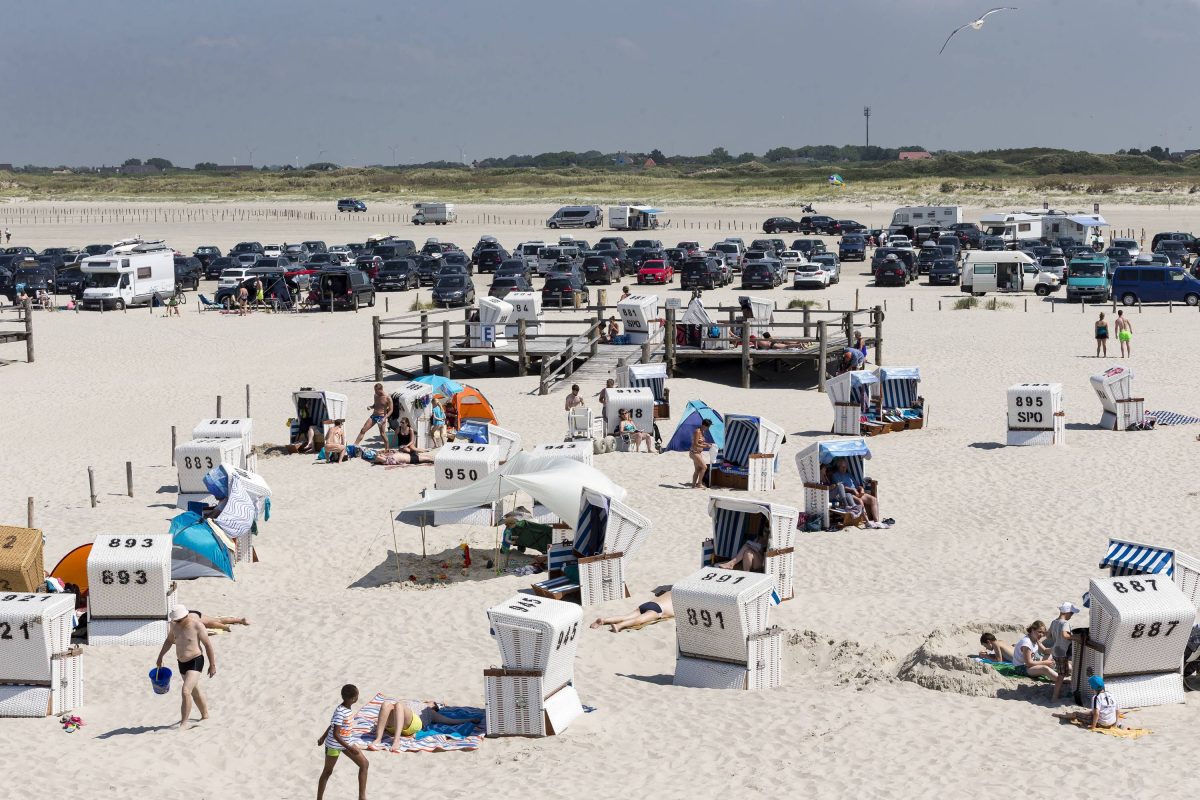 In St. Peter Ording beschweren sich die Besucher über zu hohe Parkplatz-Gebühren.