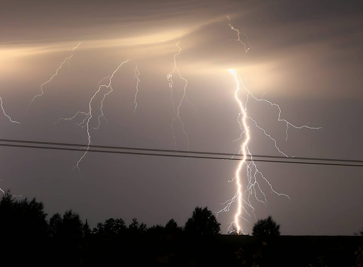 Wetter in NRW: Es drohen schwere Unwetter mit Starkregen, Sturmböen und Hagel. An den Hundstagen wird es also eher kühl als heiß.