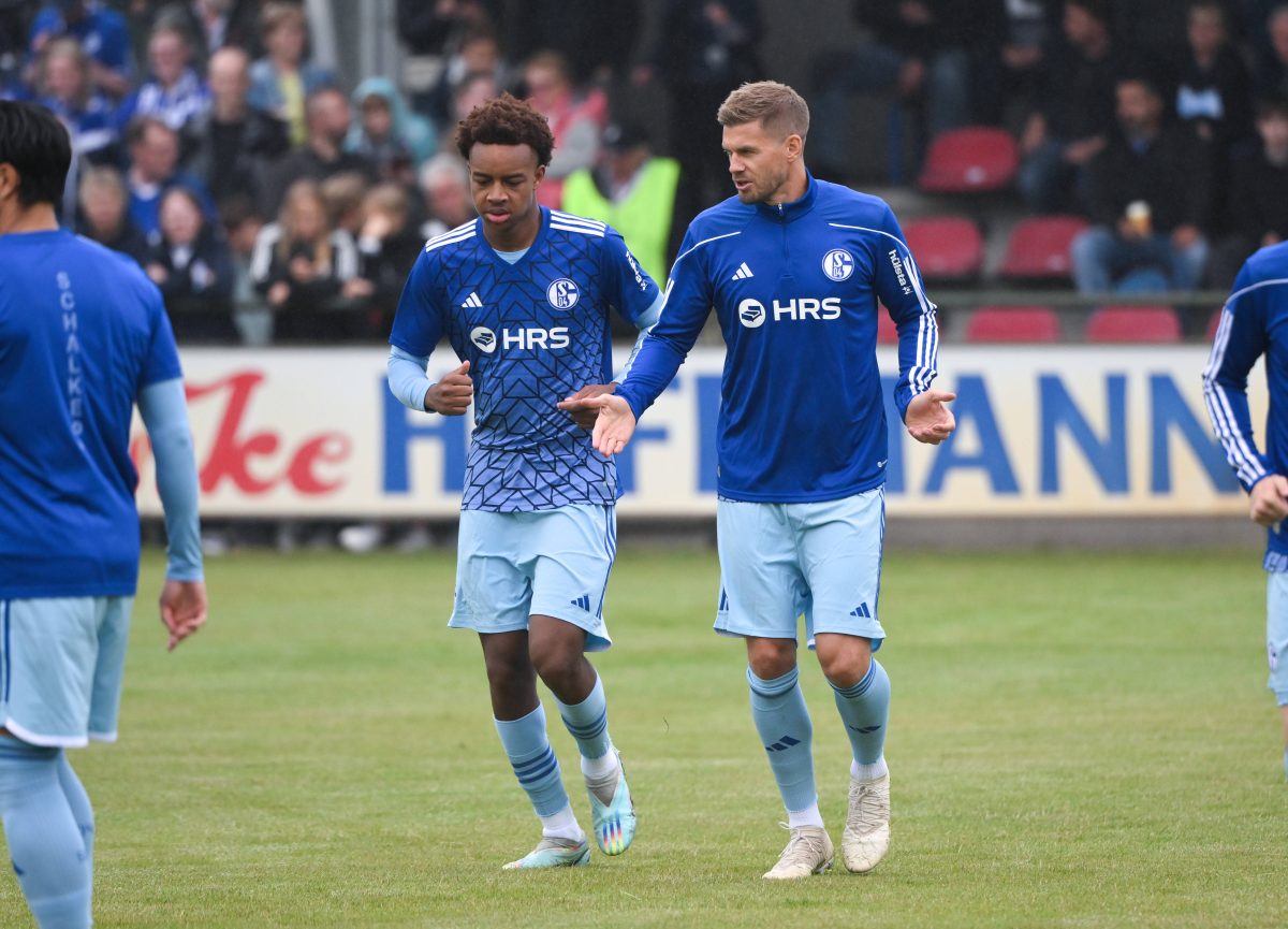 FC Schalke 04: Fans Sind Empört - SO Plant S04 Mit Juwel Ouedraogo ...