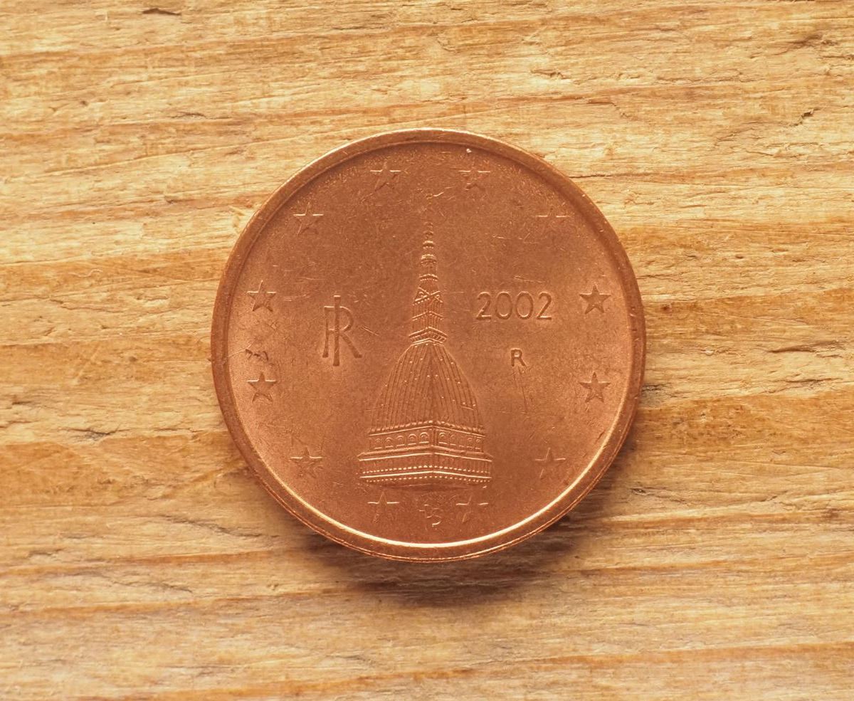 Diese 1-Cent-Münze wird für tausende Euro versteigert – hast du sie in der Tasche?