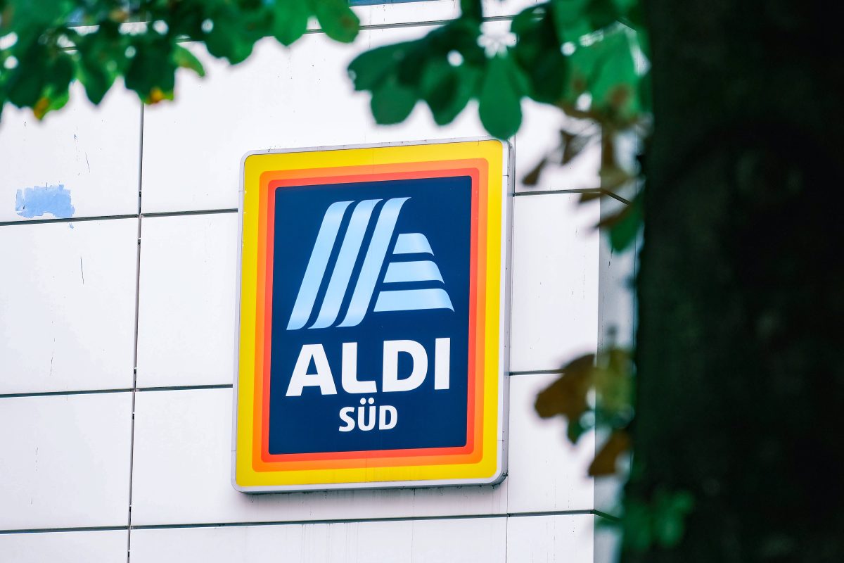 Aldi: Ein Kunde stellt auf Facebook eine berechtigte Frage zum Thema Haltungsformen. Der Discounter reagiert sofort darauf.