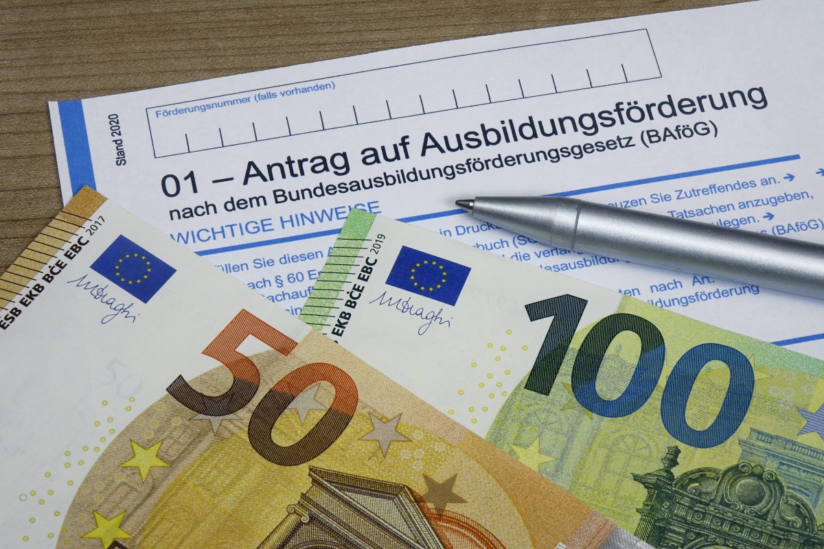 Bafög Auszahlung August 2024 DANN sollte dein Geld auf dem Konto sein