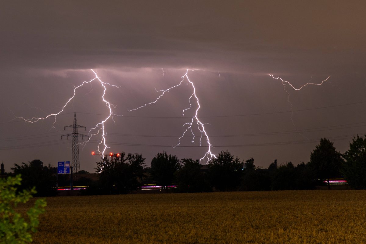 Das Wetter in NRW wird sich in den nächsten Tagen ändern. Hier drohen heute schon Gewitter, Starkregen und Hagel.