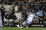 Bei St. Pauli – Schalke 04 war gleich Aufregung angesagt.