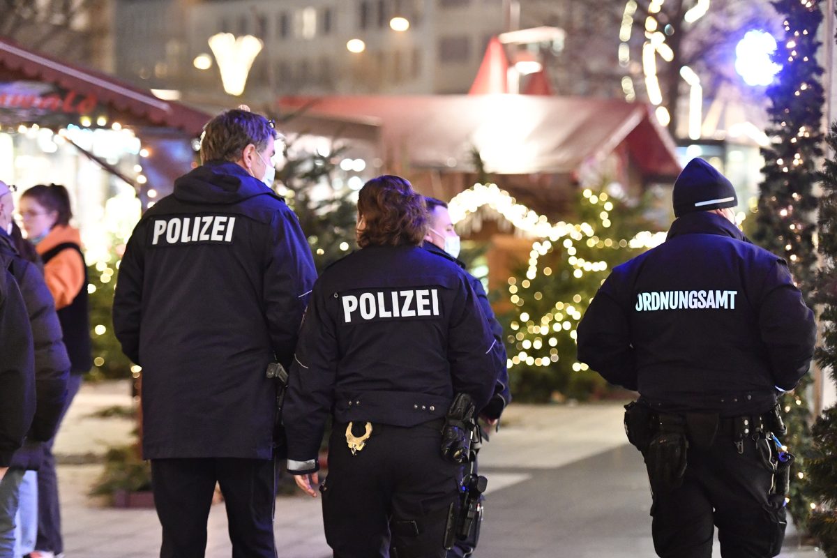 Ordnungsamt auf dem Weihnachtsmarkt Dortmund