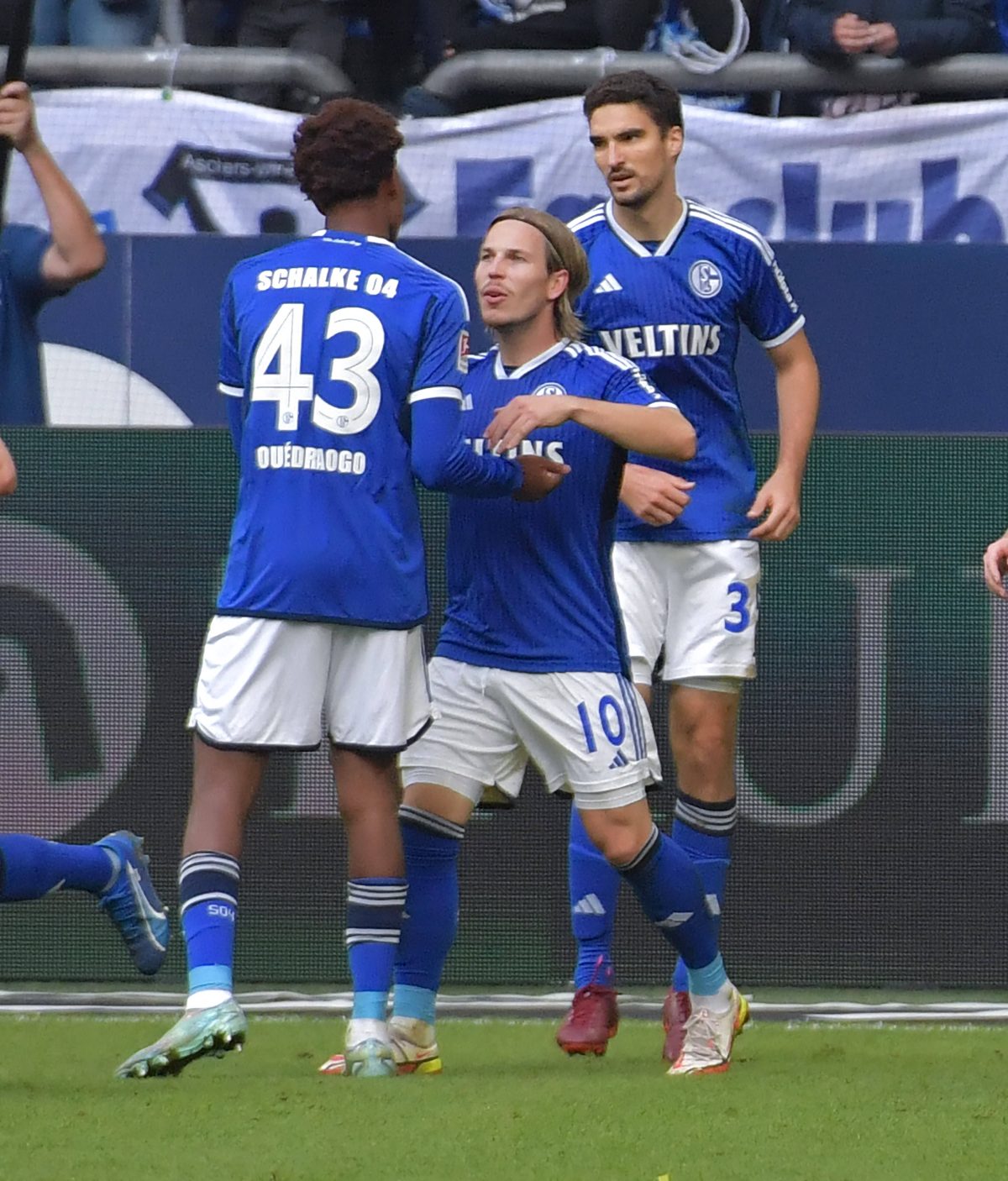 FC Schalke 04: Irre Vertragsdetails Enthüllt! S04-Entscheidung Steht ...