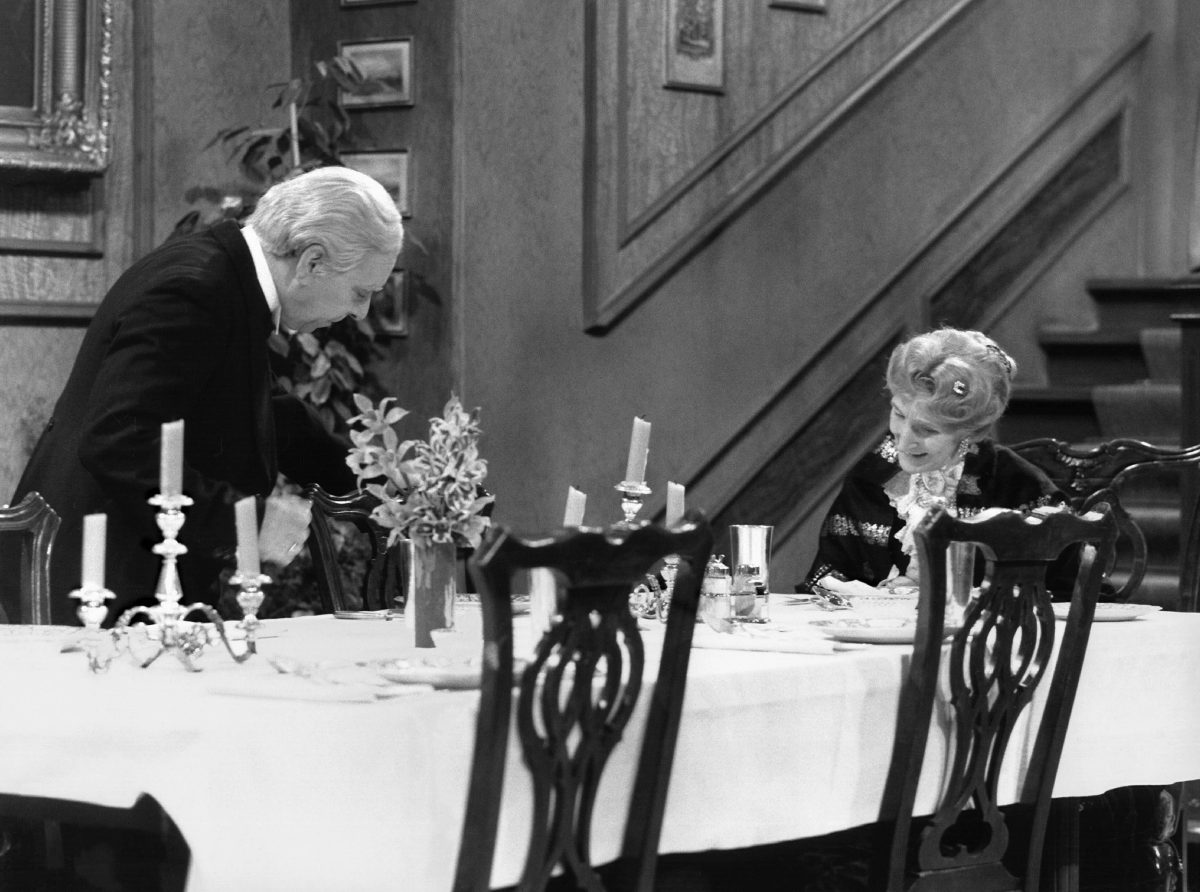 „Dinner for One“: Fehler in Silvester-Klassiker entdeckt – Sender reagiert mit Verzögerung