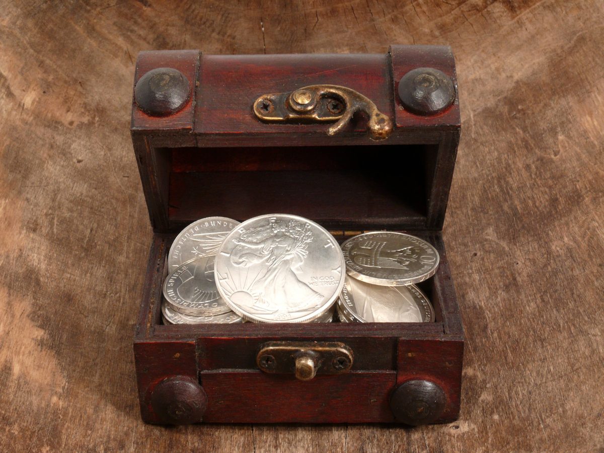 Euro: Wahre Schätze beim Aufräumen gefunden – diese Scheine und Münzen sind Milliarden wert