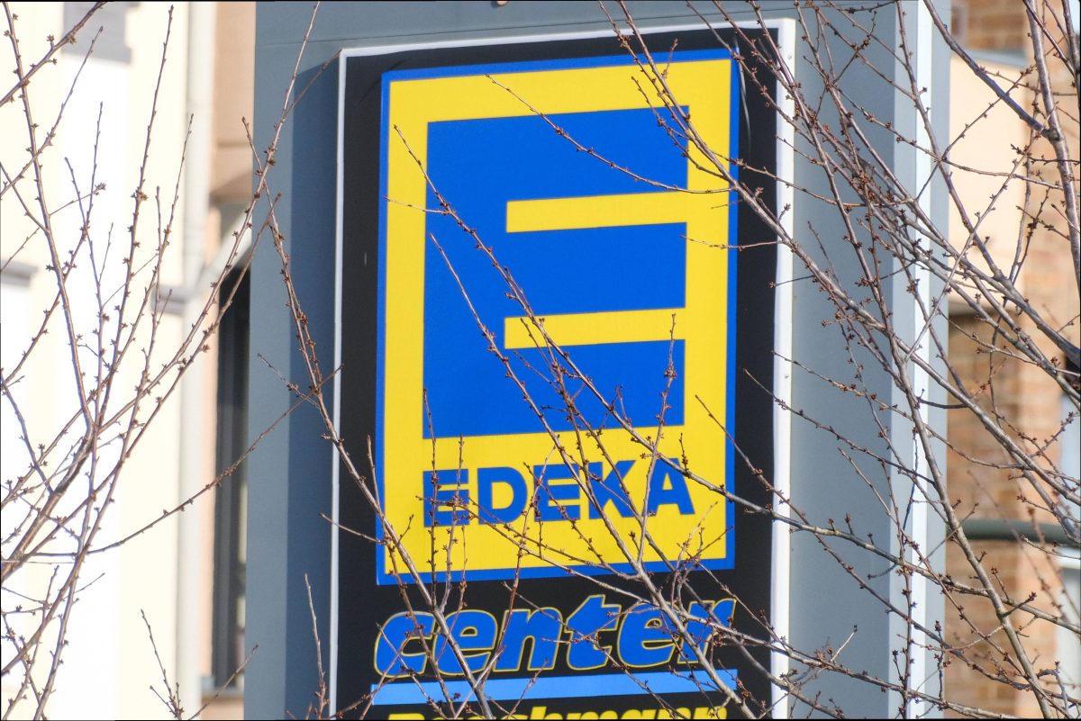 Edeka: Geschäftsführer rastet aus. Dreiste Kunden sind schuld.