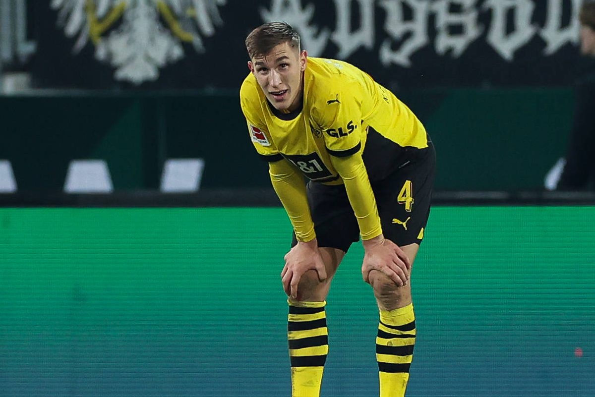 Borussia Dortmund: Nico Schlotterbeck besucht die Darts WM.