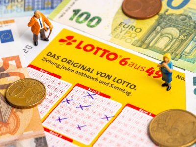 Lotto: 800-Millionen-Jackpot geknackt -Gewinner könnte die Hälfte
