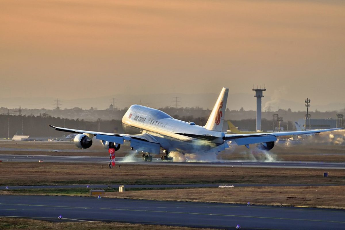 Flughäfen Wegen Streik Lahmgelegt – Diese Airports Und Flüge Sind ...