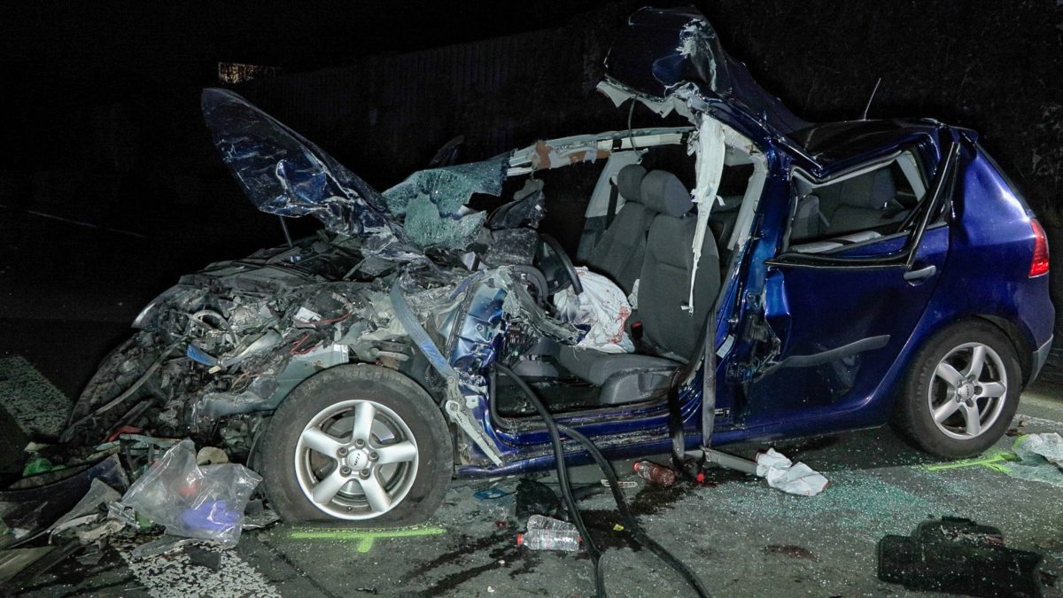 A3 in Oberhausen: Horror-Unfall ++ Hubschrauber landet auf Autobahn ++ Fahrer in Lebensgefahr