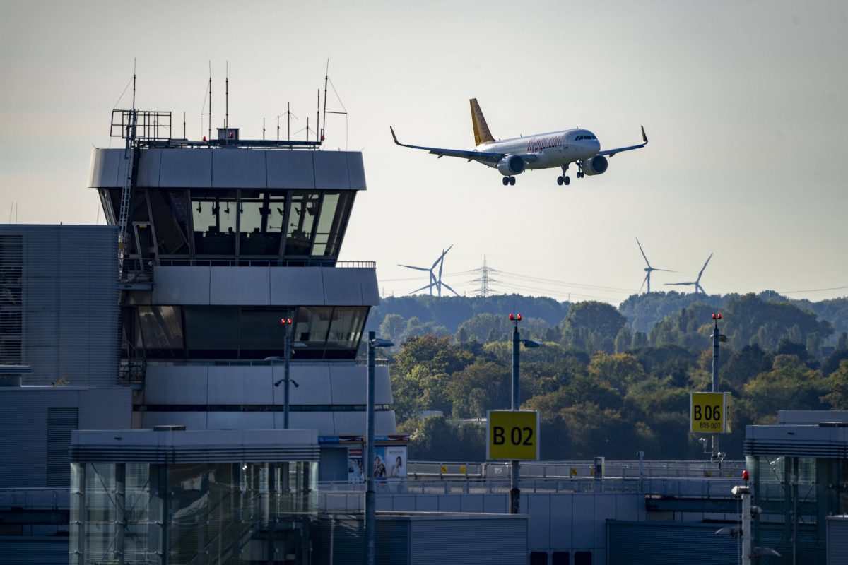 Flughafen Düsseldorf lässt die Bombe platzen – Besucher müssen zwei Mal hinsehen!